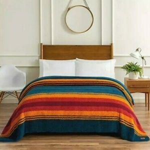 Pendleton Queen sherpa blanket